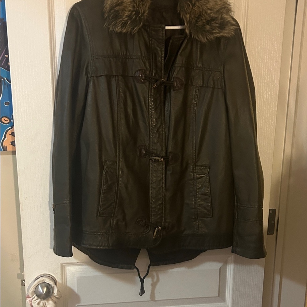 Danier Women's Brown Leather Jacket with Fur Collar - Picture 6 of 13